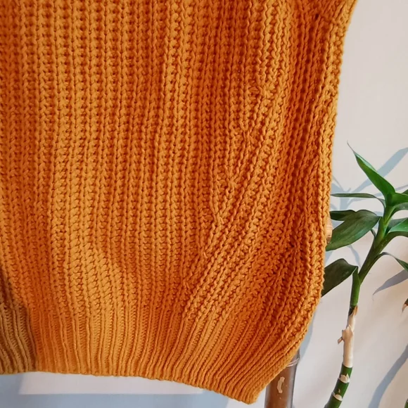 H&M Embellished Sequin Vest - Picture 14 of 16